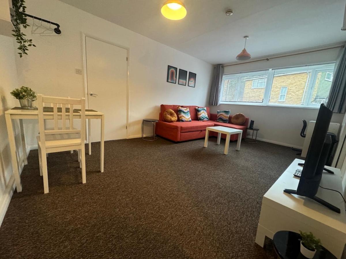 Apartment Parkway Apartment-4 Guests- Free Parking Luton (Bedfordshire)